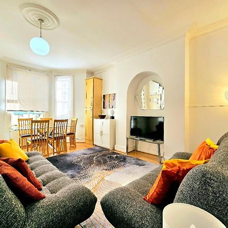 Spacious & Cosy 2 Bedroom Home Plus 2 Sofa-Beds With Private Entrance And Back Patio, 3 Min Walk To Earl'S Court Station 伦敦 外观 照片