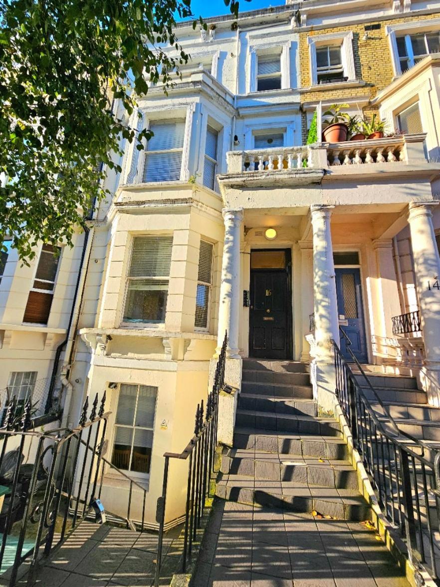 Spacious & Cosy 2 Bedroom Home Plus 2 Sofa-Beds With Private Entrance And Back Patio, 3 Min Walk To Earl'S Court Station 伦敦 外观 照片